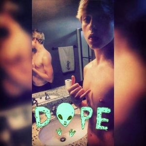 Meet your Posher, Max